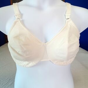 OLGA By Warners Luxury Lift Lace Trim Underwire Bra Size 40D Ivory 05001O